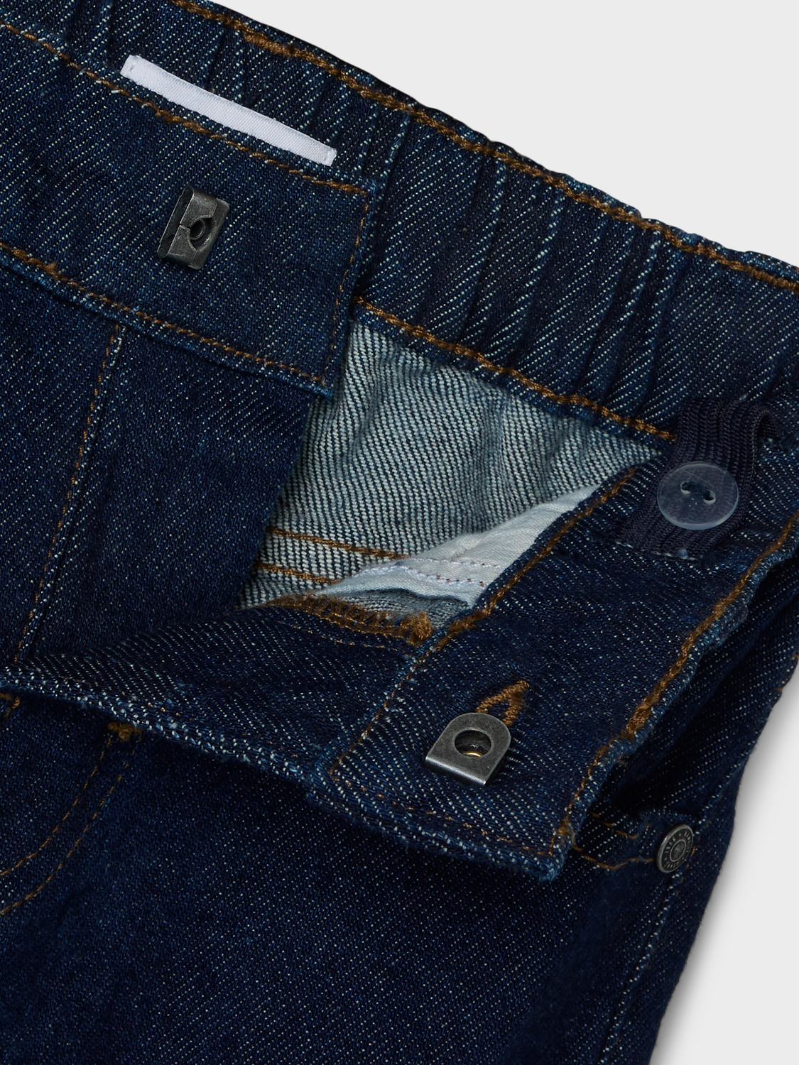 model_shot-front_full